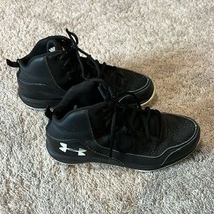 size 7 under armour basketball shoes